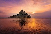 Paysage du Mont Saint-Michel au coucher du soleil