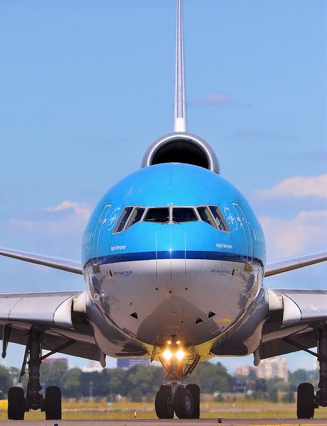 Line up and wait by Erik van Riessen