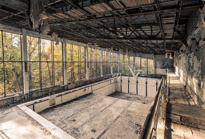 Diving pool in the swimming pool of the ghost town Prypyat near Chernobyl by Robert Ruidl