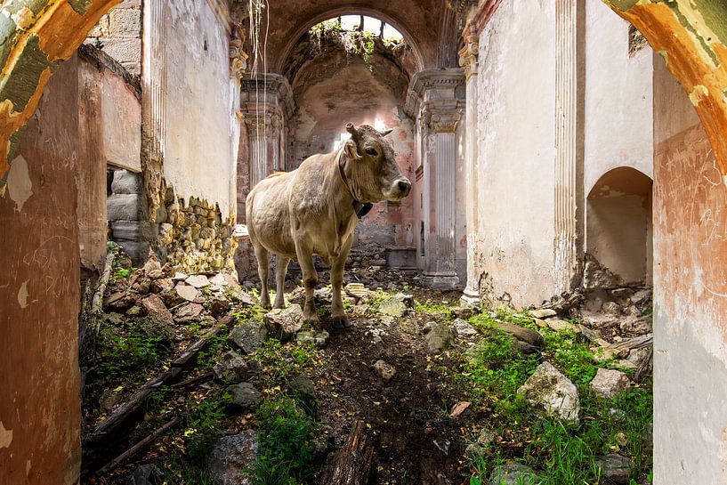 Spanish church by Gentleman of Decay