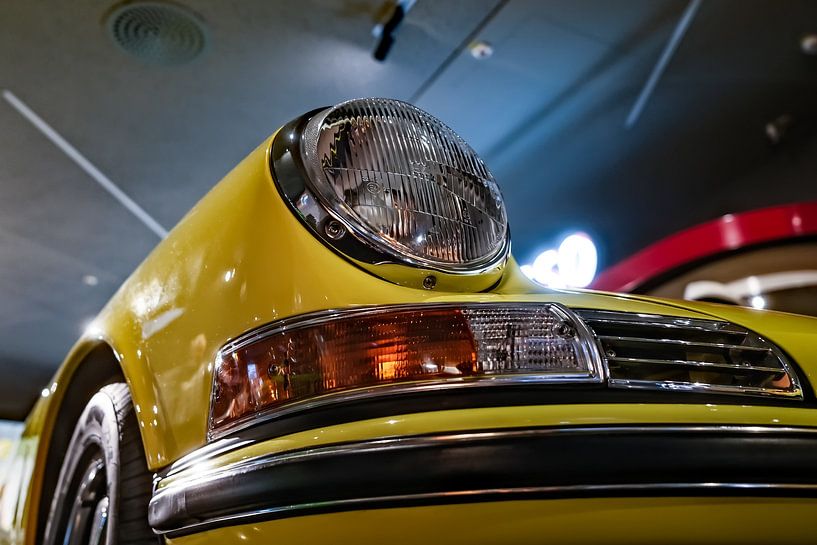 Sports car in yellow by Thomas Riess