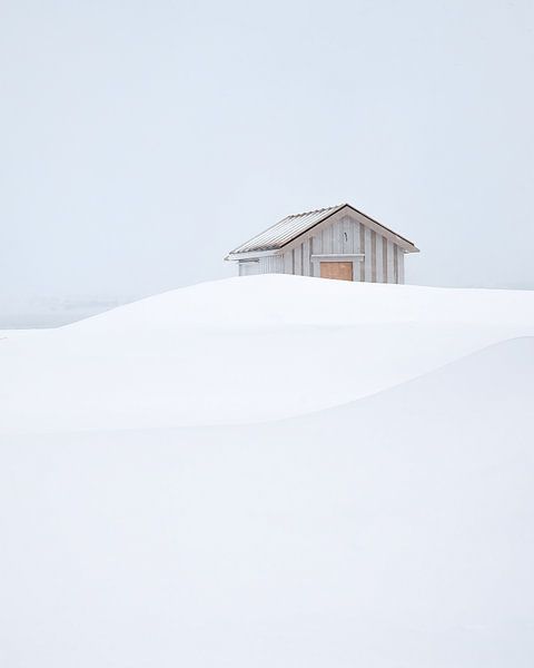 Hütte im Schnee von Ageeth Groen