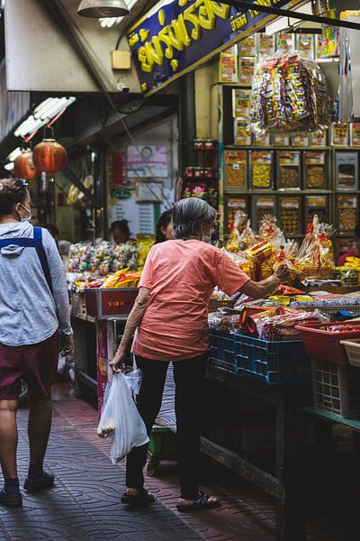 Food stands in Chinatown: The Taste of Bangkok&#039;s Street Cuisine by Ken Tempelers