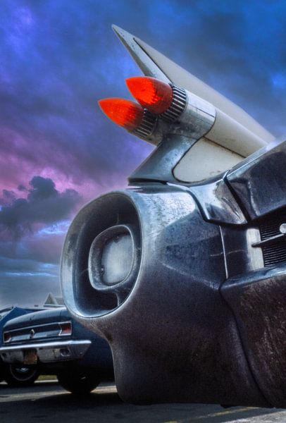 Feu arrière d'une voiture américaine classique en 1980 par Albert Brunsting