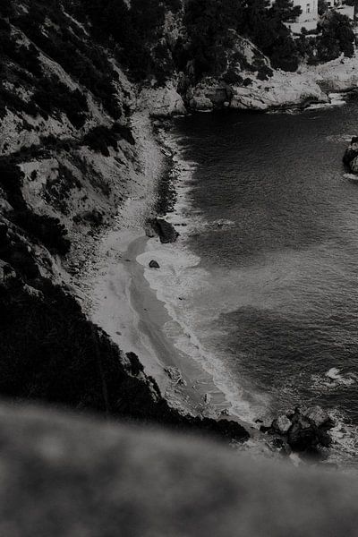 Photo noir et blanc plage de sable à Jávea, Alicante - Espagne par Manon Visser