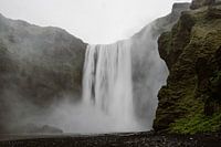 Chute d'eau de Skogafoss en Islande