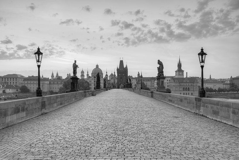 Karlsbrücke Prag schwarz-weiß von Michael Valjak