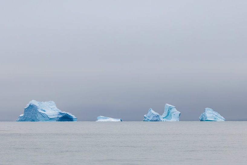 Icebergs dans la baie de Disko, au Groenland. par Martijn Smeets