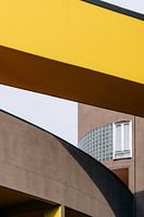 Gallaratese ᝢ photographie de voyage Milan Italie ᝢ photographie d'architecture dynamique jaune