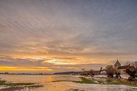 Vieille église avec de la glace et de la neige