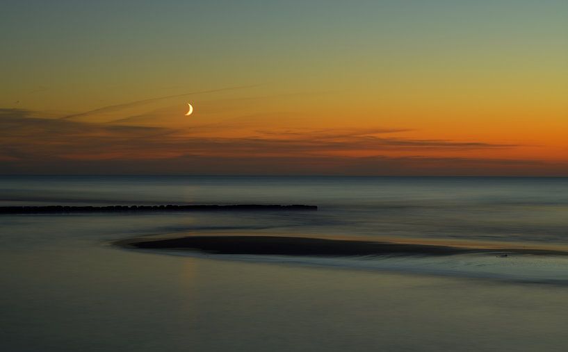 Le croissant de lune au-dessus de la plage de Westerland par Oliver Lahrem
