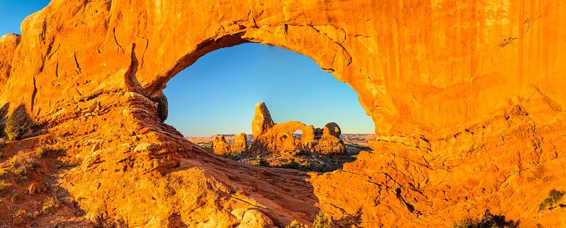 North Window at sunrise, Arches National Park, Utah, USA by Markus Lange