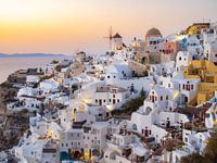 Coucher de soleil sur les maisons blanches de Santorin, Grèce | Photographie de voyage Europe