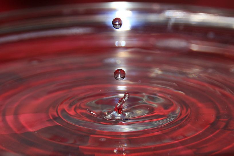 Wasser. Rot ist die Farbe der Liebe. Balk Friesland von Fotografie Sybrandy