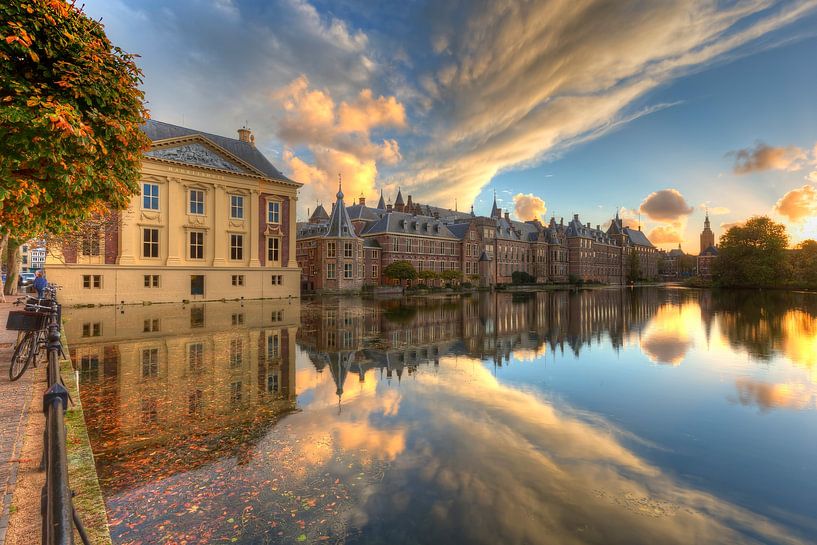 Musée Mauritshuis et Binnenhof réfléchi à Hofvijver par Rob Kints