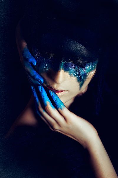 Mystic Blue Gaze von Ruslan Bolgov