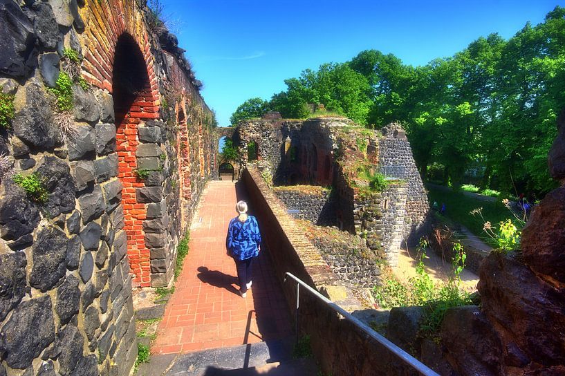 Burgruine Kaiserswerth von Edgar Schermaul