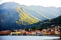 Lever de soleil sur le lac de Côme