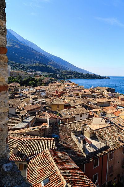 Uitzicht op het Gardameer van Matthijs de Rooij