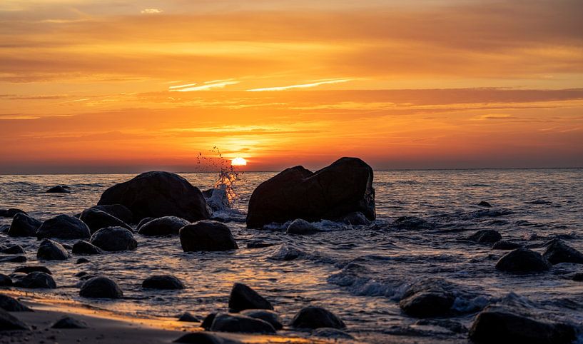 Paysage côtier sur la plage de Rügen au coucher du soleil au cap Arkona par Animaflora PicsStock