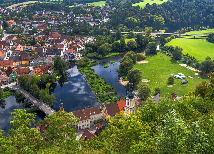 Vue sur le village idyllique de Kallmünz par ManfredFotos