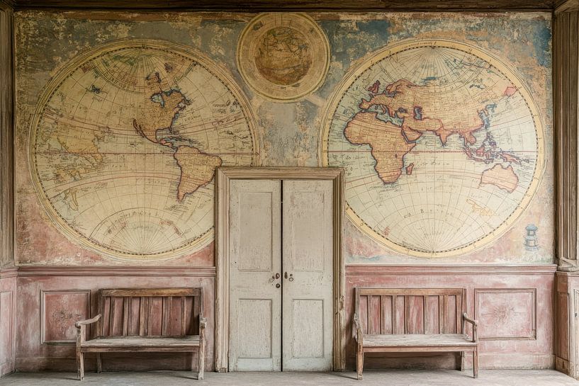 Foto einer verlassenen Schule, vintage, Weltkarte, antik, klassisch von BowiScapes Abstrakt und digitale Kunst