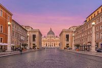 Der Petersdom von der Via della Conciliazione aus gesehen