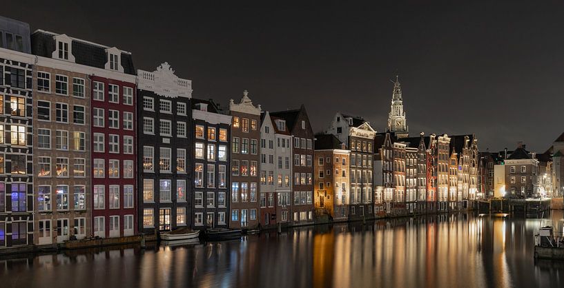 Photographie de nuit - Amsterdam vivant au Damrak... par Bert v.d. Kraats Fotografie