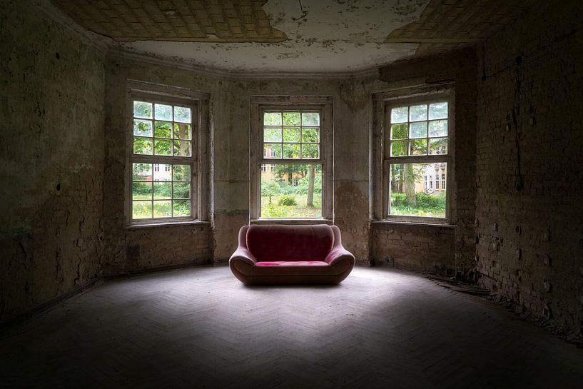 Abandoned Sofa. by Roman Robroek - Photos of Abandoned Buildings