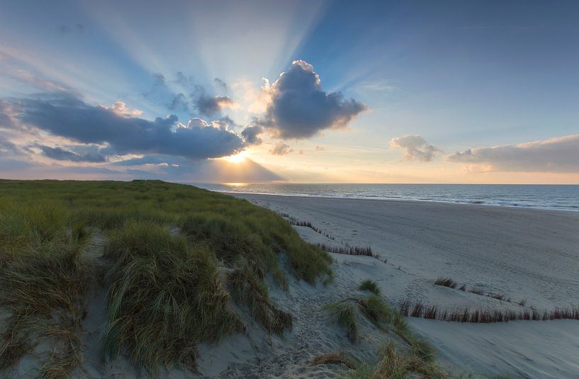 Landscape, beach at sunset par Marcel Kerdijk