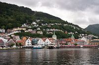 Journée morne au port de Bergen, Norvège