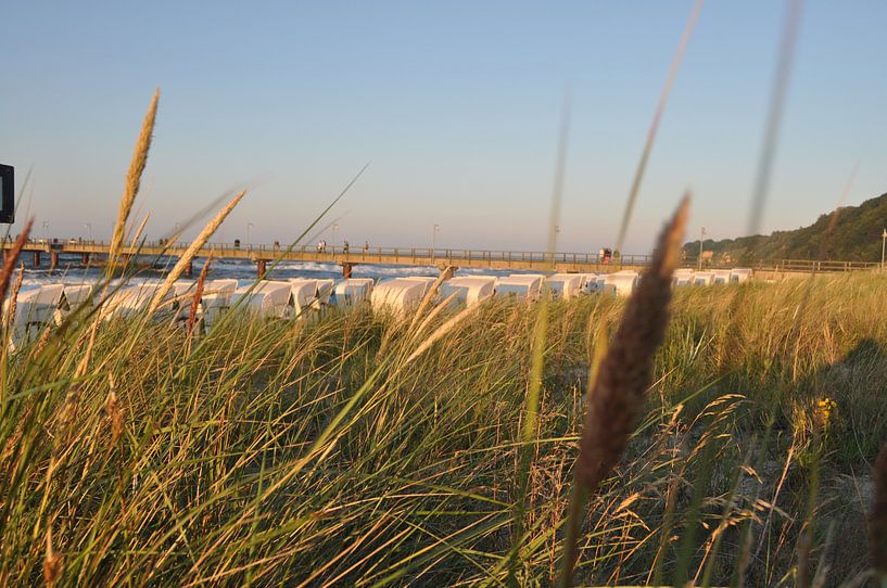 Chaises longues sur la plage nord de Göhren, sur l'île de Rügen par GH Foto & Artdesign