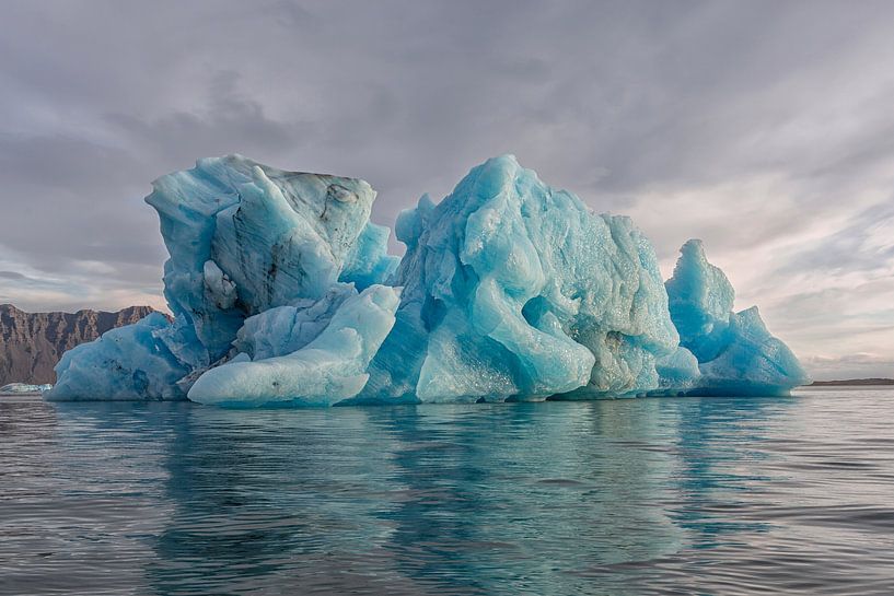 Iceberg dans le Jokulsarlon en Islande par Paul Weekers Fotografie