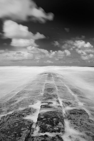 Belgische golfbreker II zwart/wit par Leo van Valkenburg