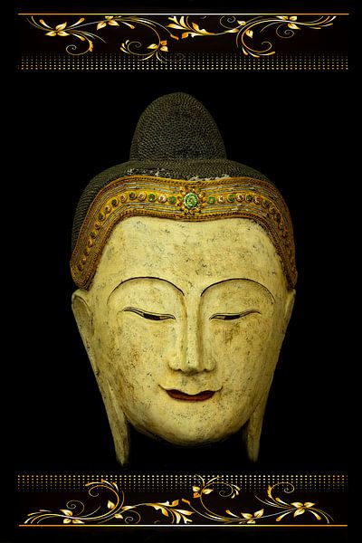 Buddha or Buddha. Statue of a Buddha. by Gert Hilbink