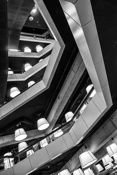 Lines and lights van Lorena Cirstea