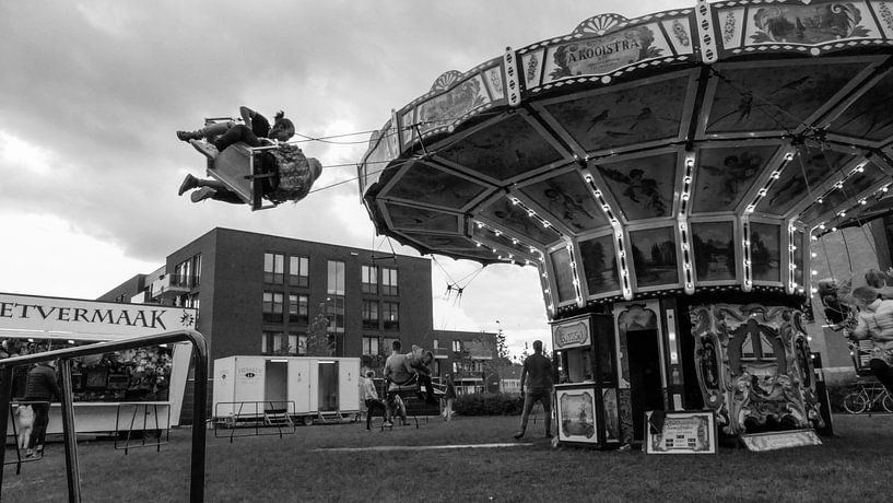 Hoog in de lucht van R. Khoenie