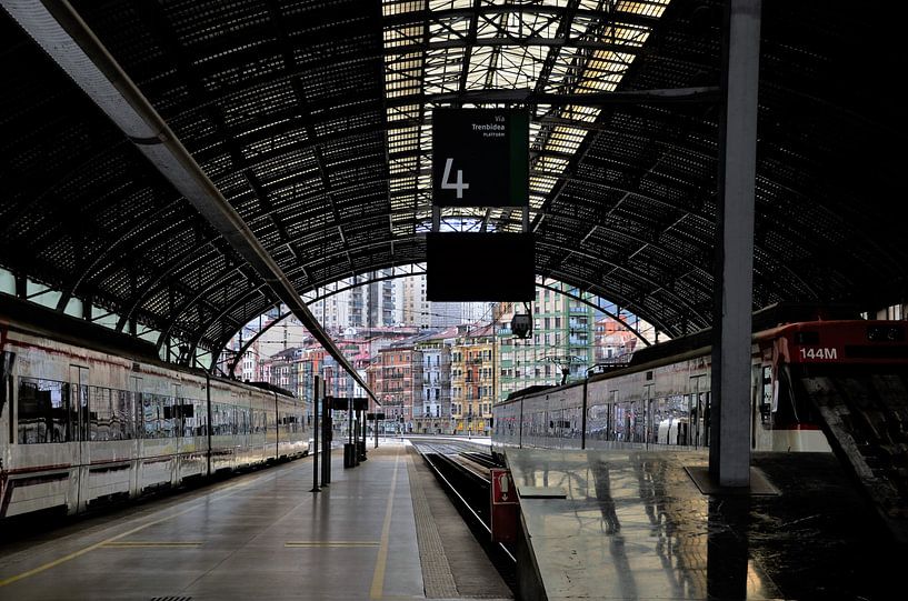 Bilbao train station by Greetje Dijkstra