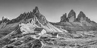 Les Dolomites avec les Trois Cimets en noir et blanc