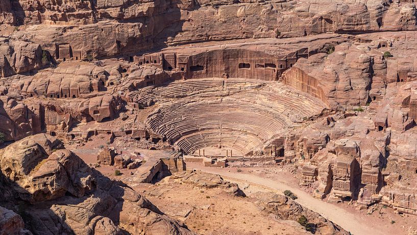 Amphitheater in der Altstadt von Petra, Jordanien von Jessica Lokker