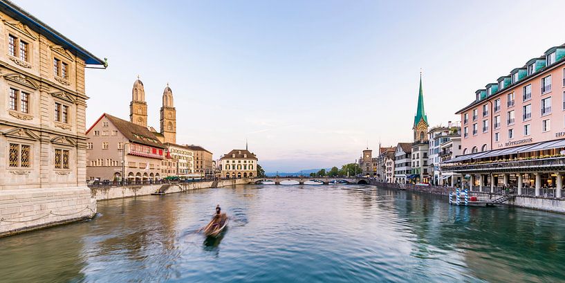 Vieille ville de Zurich avec le Grossmünster par Werner Dieterich