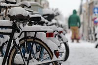 verschneite Fahrräder