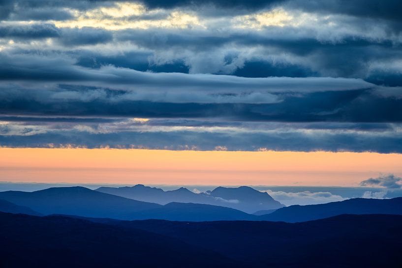 Storm incoming by Cas Mulder