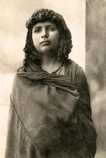 Porträt 135 schwarz-weiß Nahöstlich von Liesbeth Govers voor Santmedia.nl