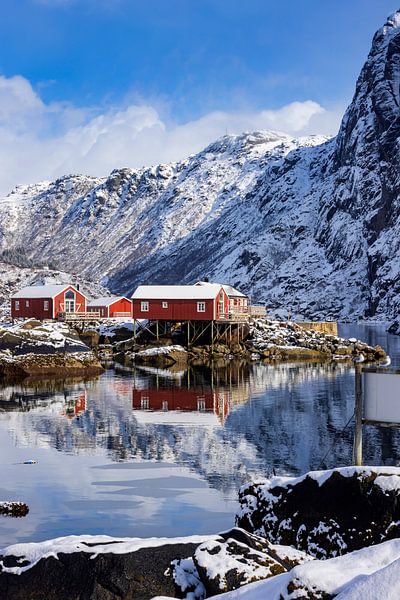 Maisons traditionnelles de pêcheurs sur les îles Lofoten en Norvège par gaps photography