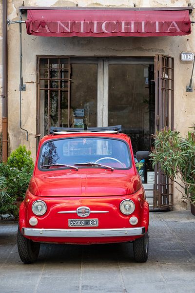 Fiat 500 in Pitigliano von Jolanda van Eek en Ron de Jong