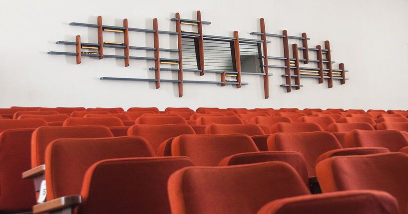 Alter Hörsaal, ehemaliges NatLab, Strijp-S von Bas Wolfs