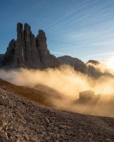 Lever de soleil aux tours de vajolet dans les dolomites
