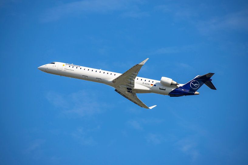 Lufthansa D-ACNU, Bombardier CRJ-900 by Gert Hilbink