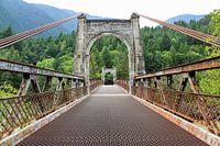 Alexandra bridge between the green mountains of Canada